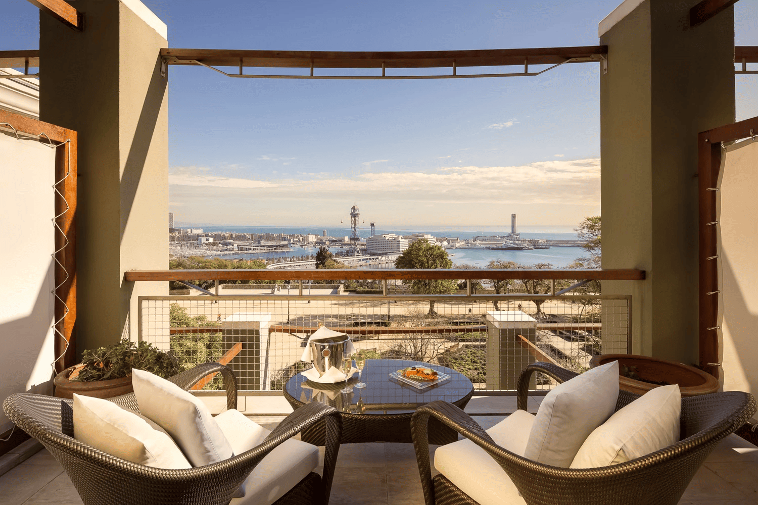 Habitaciones: Suite Miramar con terraza